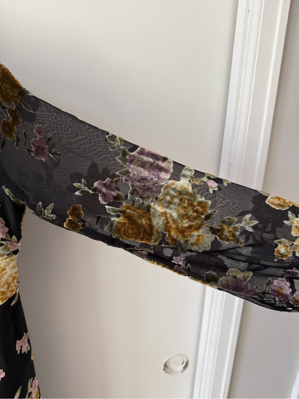 ASTR The Label Sonya Velvet Burnout Floral
Wrap Midi Dress - Picture 10 of 14